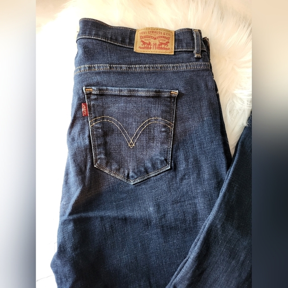 Levi Women Classic Bootcut  Denim Jeans Size 14  (34x32) - Picture 5 of 6
